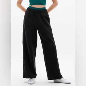 GREAT CONDITION‼️ Forever Fleece Wide Leg Pants - Black
